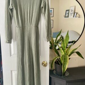 Elegant Green Ribbed Dress